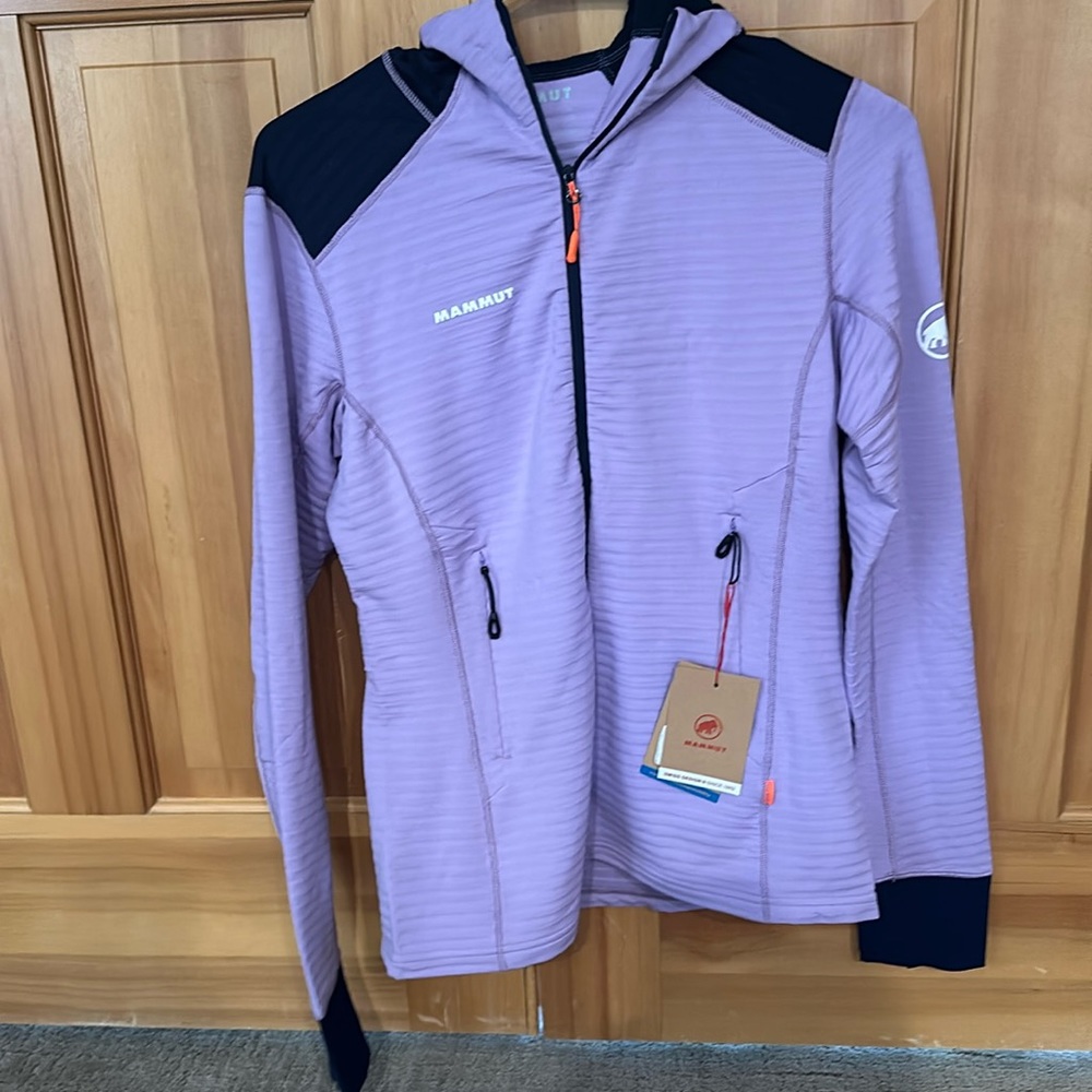 Mammut Taiss Light Hooded Jacket - Women’s Small. $159 new. Never worn!